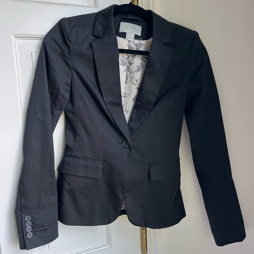 Women’s black blazer